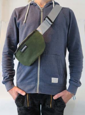 Hip Bag aus Seesackleinen oliv in 3 Größen