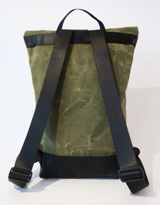 Upcycling Rolltop Rucksack aus Armeezelt Leinen   oliv, Traktorschlauch und Autogurten, innen aus  LKW-Plane in 3 Größen