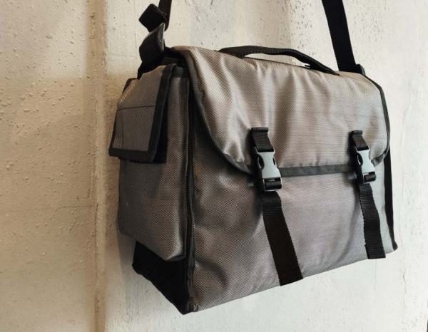 Laptoptasche aus Nylon gepolstert NP150€