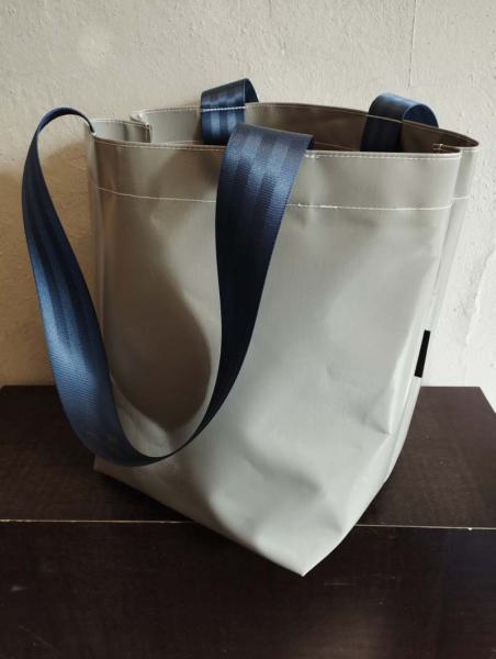 Upcycling Taschen aus alten Turnmatten mit Turnbockleder, innen aus LKW-Plane