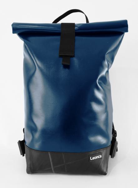 Upcycling Rolltop Rucksack aus LKW-Plane, Traktorschlauch und Autogurten in 12 verschiedenen Farben und 3 Größen