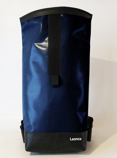 Upcycling Backpack made of Tarpaulin, tractor hose and Seatbelts in 12 different colors and 3 sizes