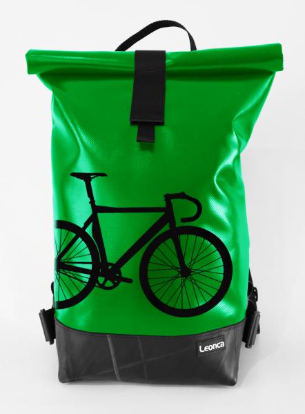 Upcycling Rolltop Rucksack aus LKW-Plane, Traktorschlauch und Autogurten in 12 verschiedenen Farben und 3 Größen
